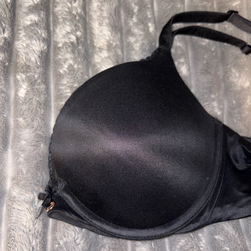 Victoria's Secret Sleek Black Push up Bra - Picture 2 of 5